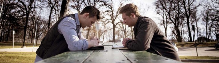 people men praying000